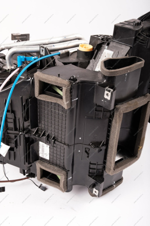 Модуль отопления, вентиляции и кондиционирования с рециркуляцией, с механическим (тросовым) приводом управления COMFORT Lada Vesta NG ( VALEO) Lada LADA 8450032252