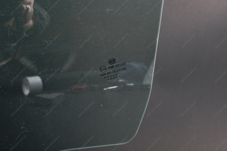 Стекло LADA Largus двери переднее левое Tinted тонир (AGC) Lada LADA 803016965R