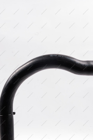 Шланг подводящий радиатора охлаждения Lada Vesta (верхний) (БРТ) Lada LADA 21801303025Р