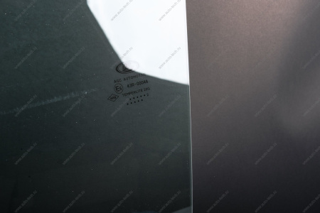 Стекло LADA XRAY опускное передней двери левое с защитной пластиной в сборе Lada LADA 803016824R