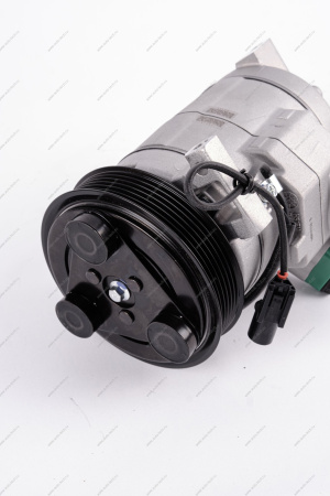 Компрессор ВАЗ-2170 кондиционера с муфтой в сборе Lada LADA 21700811101200