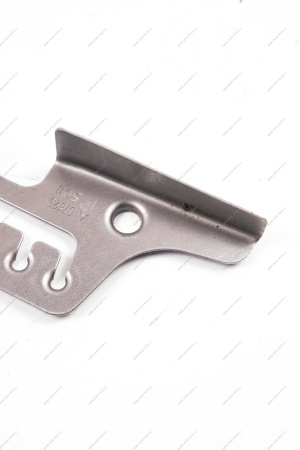 Кронштейн пружины крышки багажника неподвижный левый LADA Vesta АвтоВАЗ LADA 8450007625