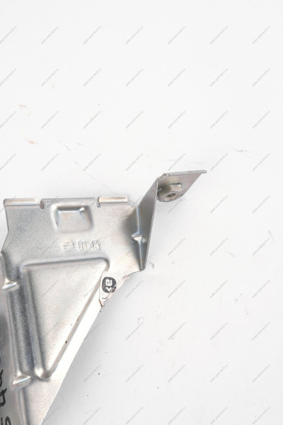 Кронштейн ВАЗ-1118 решетки радиатора правый АвтоВАЗ LADA 11180840103400