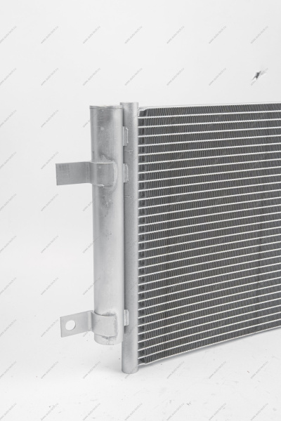 Болт крепления правой опоры подвески двигателя верхний М10* 84*1.5 Lada Vesta Lada LADA 8450008999