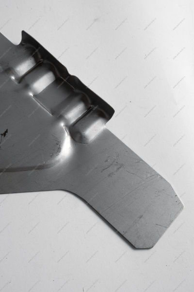 Поддомкратник ВАЗ-2110 передний левый ( 0,7 мм) Kamaz KAMAZ 21100-5101057-63