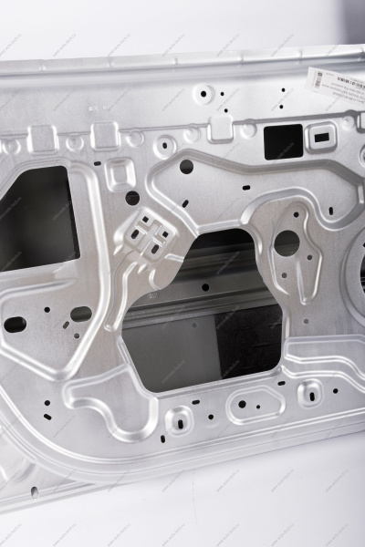 Дверь передняя левая LADA Largus/Лада Ларгус крашеная (с отв. под молдинг) 691 Платина (Серебристый Lada LADA 801013696R-691