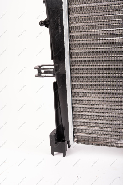 Радиатор охлаждения LADA XRAY/Vesta / Largus FL/RENAULT Logan 2014- (авто с кондиц) Lada LADA 214106179R