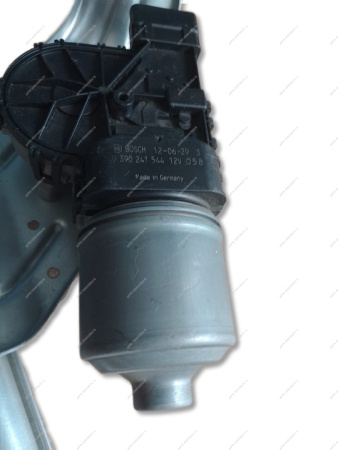 Механизм Lada Largus/Renault Duster стеклоочистителя ветрового стекла c мотором (BOSCH) Renault RENAULT 8200619512