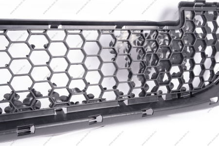 Решетка переднего бампера LADA Largus/Лада Ларгус нижняя Lada LADA 8450000249