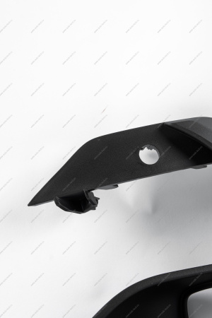 Облицовка ПТФ правая ( с отв. под парктроник) LADA Vesta SW Cross FL Lada LADA 8450042711