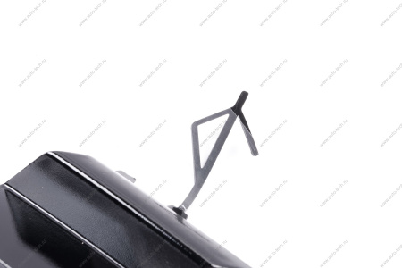 Крышка окна под переднюю буксирную проушину в цвет 672 Пантера (черный) LADA Vesta FL Lada LADA 8450040057-672