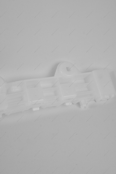 Кронштейн крепления переднего бампера правый ( необходимы заклепки 2шт 7703072424/7705096011) LADA Largus (FL) NEW Lada LADA 8450090772