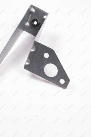 Кронштейн левого крыла Datsun боковой Nissan DATSUN 631415PA0C