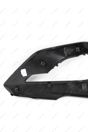 Накладка переднего бампера левая без отвер. под датчик слепой зоны (под покраску) LADA Vesta SW Cross FL Lada LADA 8450040063