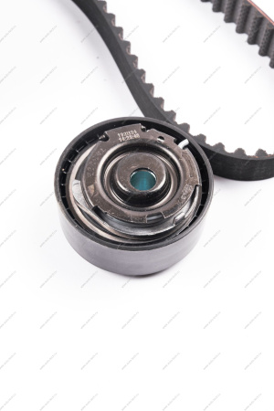 Ремень ГРМ Lada Largus /2190 двигат.8кл 11189 (ширина 17мм, 113 зуб) (комплект) с роликом 21116-1006238-00 + водяной насос Gates Gates KP15670XS