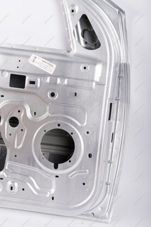 Дверь передняя левая LADA Largus/Лада Ларгус крашеная (с отв. под молдинг) 691 Платина (Серебристый Lada LADA 801013696R-691