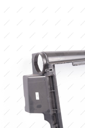 Щиток радиатора (дефлектор) на авто без кондиц. LADA Vesta Lada LADA 8450030226