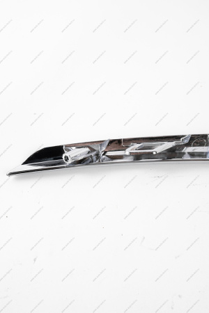 Молдинг переднего бампера верхний правый (хром) LADA Largus (FL) NEW Lada LADA 8450090634