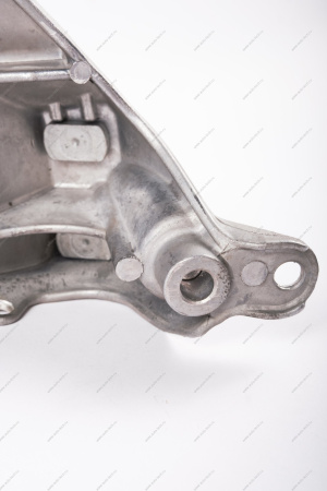 Кронштейн левой опоры подвески двигателя (P4M,P4P-BVM5) LADA XRAY Lada LADA 8450009700