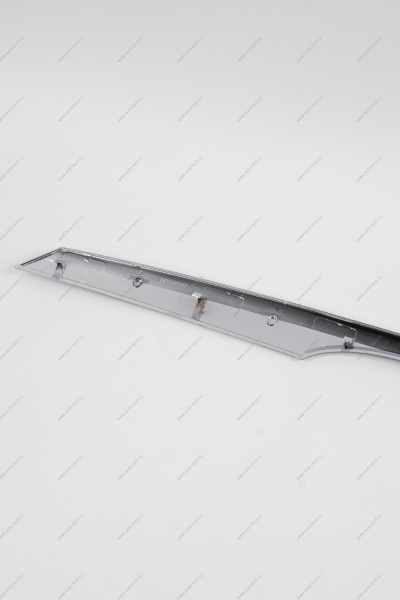 Молдинг решетки радиатора верхний (хром) LADA Largus Россия Россия 8450000246