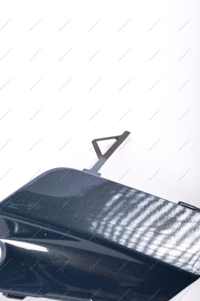 Крышка окна под переднюю буксирную проушину Lada Vesta SW Cross крашенная 492 Блюз (Темно-синий) Lada LADA 8450031005-492