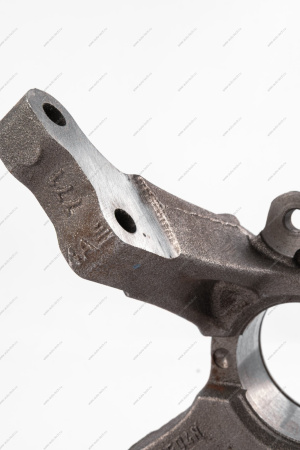 Кулак LADA Largus поворотный левый с АБС 100мм нов.обр. под болт D10мм Renault RENAULT 400155938R