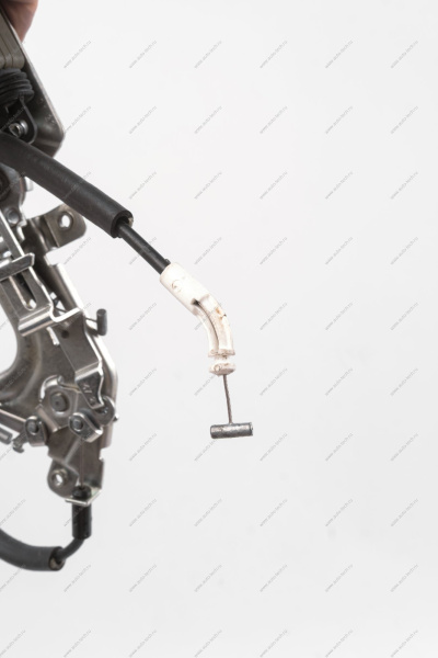 Привод LADA Largus открывания левой двери задка с тросиками Lada LADA 6001550298