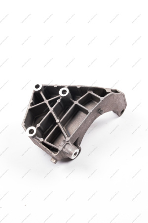 Кронштейн ВАЗ-2190 генератора (под опорный ролик.кондиционера) с резьбой с боку Lada LADA 21900104103410