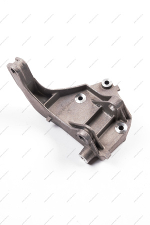 Кронштейн ВАЗ-2190 генератора (под опорный ролик.кондиционера) с резьбой с боку Lada LADA 21900104103410