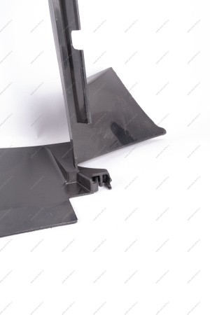 Щиток радиатора (дефлектор) на авто без кондиц. LADA Vesta Lada LADA 8450030226