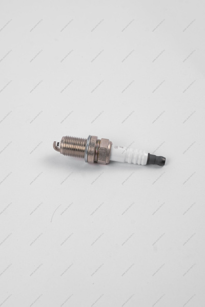 Свеча зажигания RENAULT Logan/LADA Largus/Logan 2014- (16 кл) K4M K4J E7J F4R 1шт Renault RENAULT 7700500155