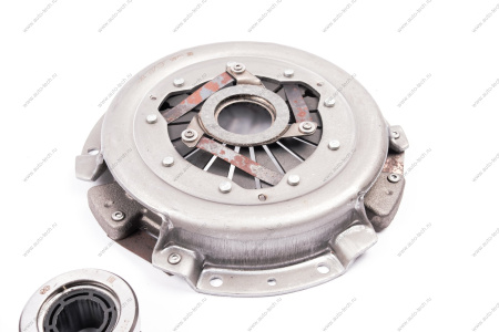 Комплект сцепления (корзина, диск, подшипник выжимной) ВАЗ-21213 дв.1,7 (фирм. упак. LADA) Lada LADA 21213160100000