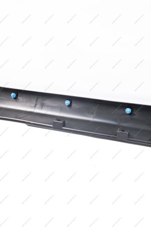 Облицовка порога правая ( с клипсами) (8450091454) LARGUS Cross Lada LADA 8450009378