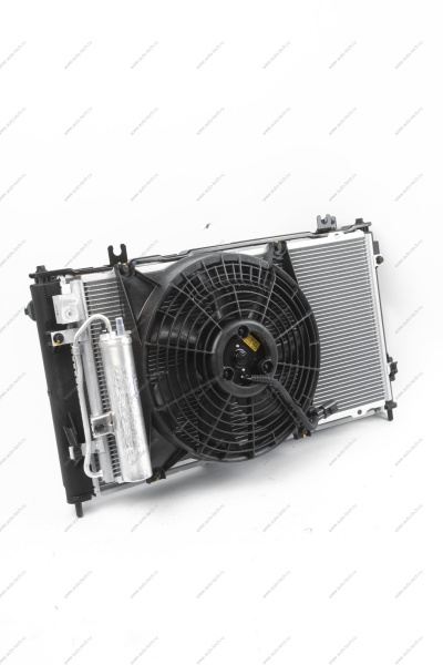 Радиатор охлаждения ВАЗ-2190/daтsun + рад.конд. с эл. вент.(1 спереди+1 сзади) до 2015 г. МКПП в сборе (HALLA) Lada LADA 21900130000811