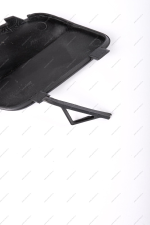 Крышка окна под переднюю буксирную проушину Lada Vesta SW Cross крашенная 676 Черная жемчужина (черный) Lada LADA 8450031005-676