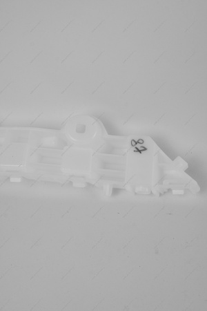 Кронштейн крепления переднего бампера левый (необходимы заклепки 2шт 7703072424/7705096011 LADA Largus (FL) NEW Lada LADA 8450090771