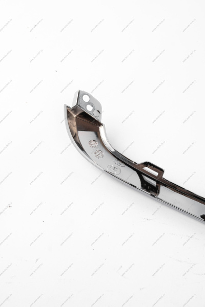 Молдинг переднего бампера нижний правый (FL) LADA GRANTA 2018- Lada LADA 8450100992