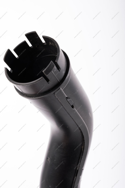 Воздухозаборник воздушного фильтра (патрубок) LADA Vesta Lada LADA 8450031942