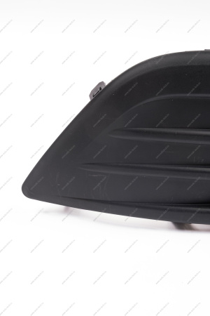 Заглушка переднего бампера LADA Largus/Лада Ларгус противотуманной фары левая (,Полад, г. Тольятти) Lada LADA 8450000251