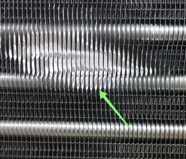 УЦЕНКА Радиатор охл новый LADA Largus/RENAULT Duster с кондиц.(боков крепл)( Отломано одно нижн.крепл, Два загиба ламелей) 16 кл. 214107888R Termal Termal 5837613