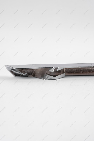 Молдинг переднего бампера верхний левый (хром) LADA Vesta FL/ Vesta SW Cross FL Россия Россия 8450040051