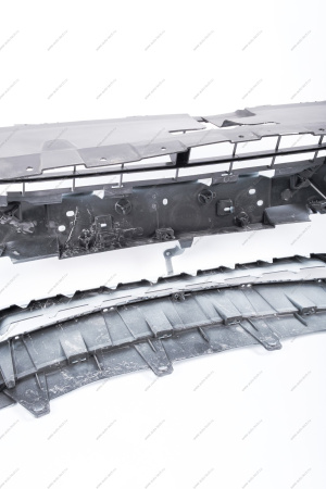 Бампер передний без отверстий под датчики системы парковки в цвет 221 Ледниковый (белый) LADA Vesta FL Lada LADA 8450040054-221