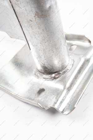 Кр-н бампера ВАЗ-2105 левый Lada LADA 21050280301700