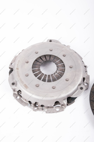 Диск сцепления ведомый+нажимной без выжимн подш. КПП-JR5 к-т LADA XRAY/Vesta Trialli TRIALLI FR773