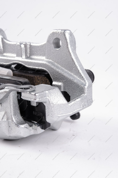 Суппорт передний правый в сборе Renault Logan II, Sandero (410016069R +2шт 410602581R) Renault RENAULT 410010121R