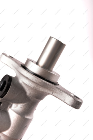 Главный тормозной цилиндр LADA Vesta Lada LADA 8450006884-2