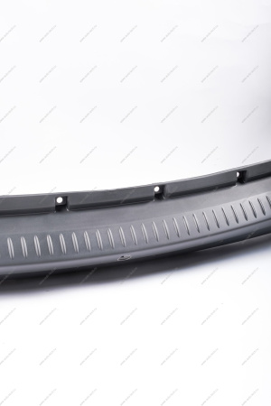 Бампер задний LARGUS Cross (не окраш) с тиснением с отверстиями под парктроник ( необход. заклепки 7703072337 (2шт) Lada LADA 8450009827