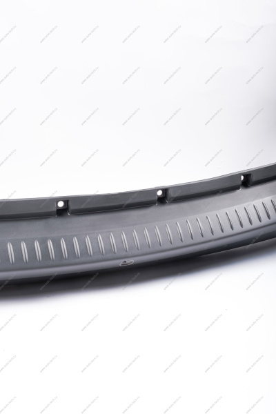 Бампер задний LARGUS Cross (не окраш) с тиснением с отверстиями под парктроник ( необход. заклепки 7703072337 (2шт) Lada LADA 8450009827