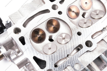 Головка блока цилиндров 2170 Приора в сб.( с клапанами ) дв. 21126 16кл (с отв.под датчик темп. (в упак.) АвтоВАЗ LADA 21126100300730