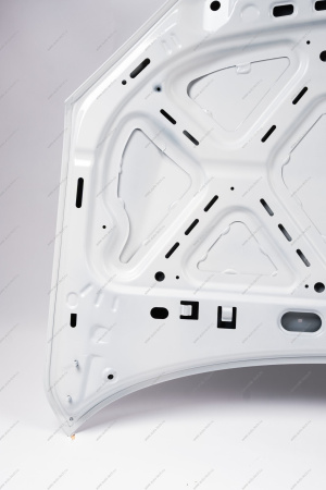 Капот ВАЗ-2190 крашеный 240 Белое облако Начало НАЧАЛО 21900-8402010-240